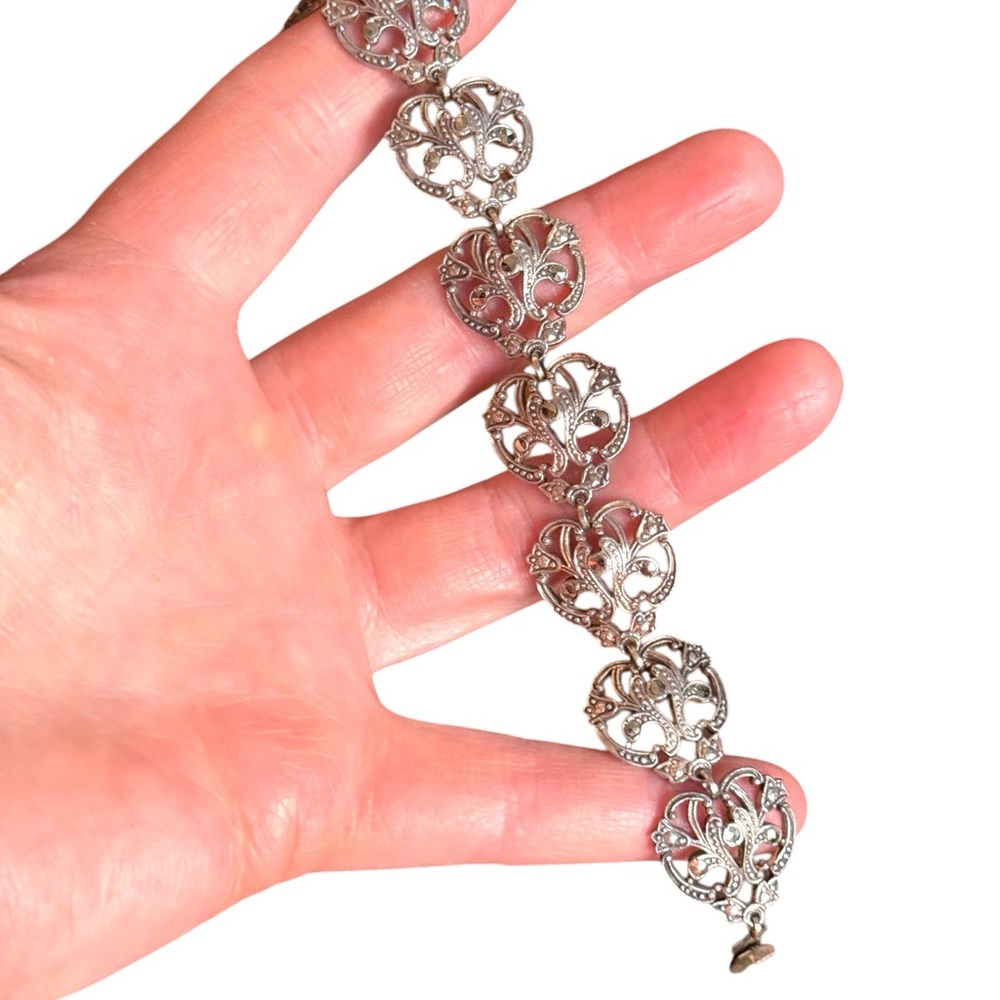 Elegant Vintage Silver Heart marcasite scrolled art deco link Bracelet